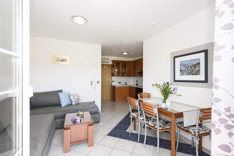 Apartments Luka - Trogir, Marina 150M From The Beach Exterior photo