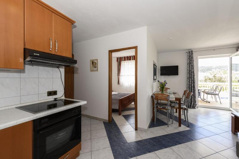 Apartments Luka - Trogir, Marina 150M From The Beach Exterior photo