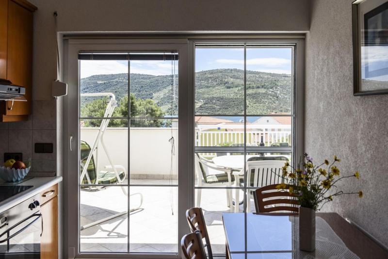 Apartments Luka - Trogir, Marina 150M From The Beach Exterior photo